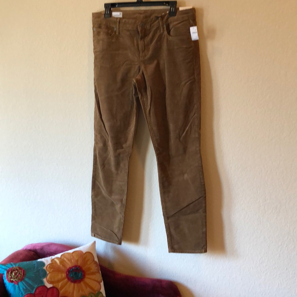 Gap brown skinny cords size 32. With tags